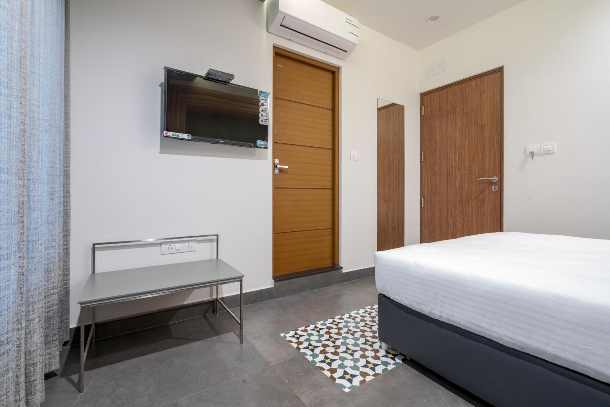 Hotel Aryaas Regent Kochi Exterior foto